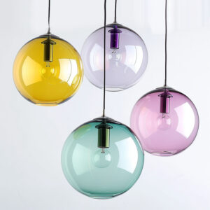 lampa ze szklanym kloszem